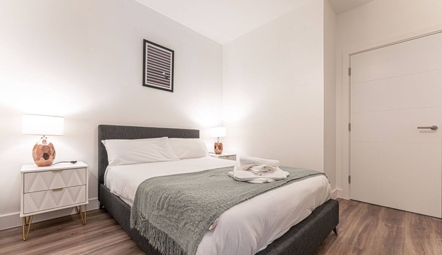 Luxurious 1 Bed Apartment - NEC / BHX / Solihull