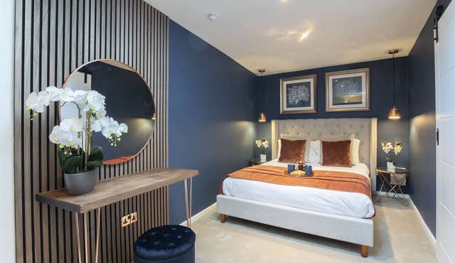 Luxurious 1 Bed Detached Home with Gated Parking