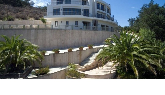 Luxurious 11k sq ft Mansion w/6BR,7BA,King Beds,& View