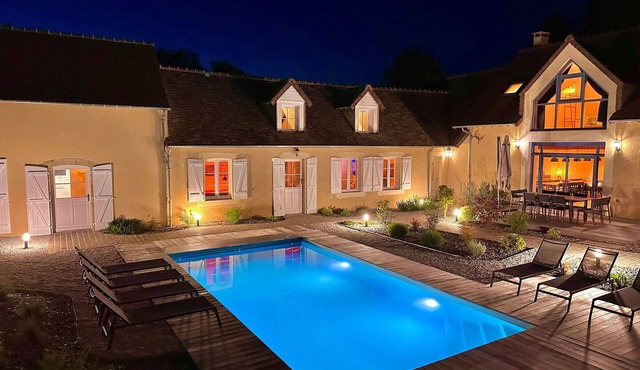 Luxurious 15-Person Retreat with Pool, Jacuzzi, Sauna, and More Near Le Mans