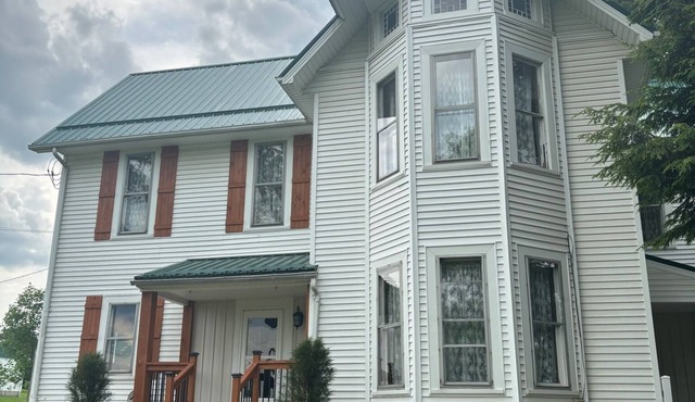 Luxurious 1880's Farmhouse