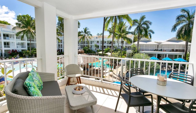 Luxurious 2.5 Bed APT with Fab Beach Club Resort Views