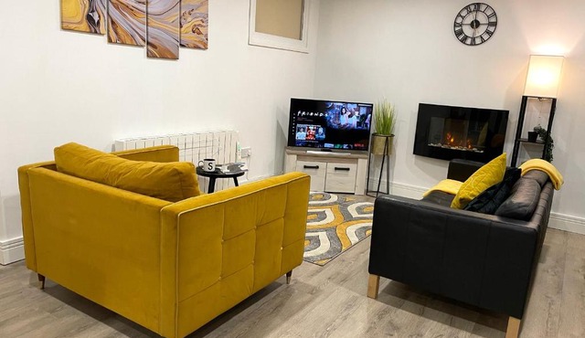 Luxurious 2 Bed Apartment In Heart Of Burnley With Private Parking