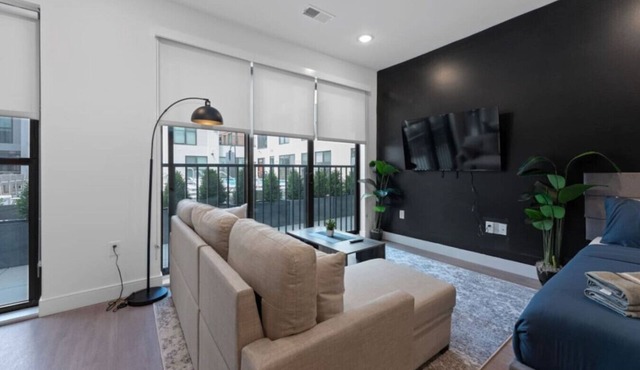 Luxurious 2 Bed Suite—in OTR Cincinnati!