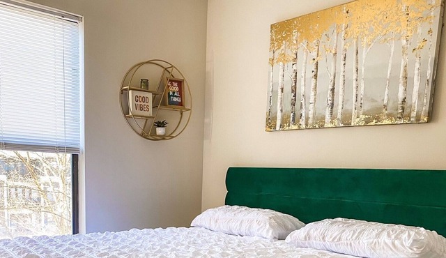 Luxurious 2 bedroom 2 bathroom townhome getaway in beautiful Atlanta, Ga