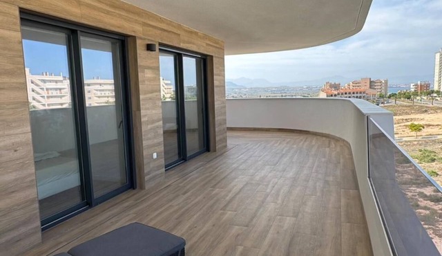 Luxurious 2-bedroom Apartment in Arenals del Sol With Pool and Sea Views