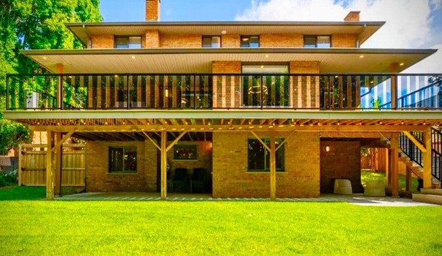 Luxurious 2 bedroom Heated floor 2 bathroom near to Chicopee Hill & Airport