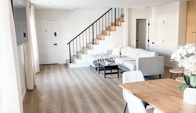 Luxurious 2-bedroom house in the heart of Studio City