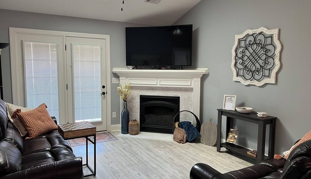 Luxurious 2 BR condo in North Augusta. Quiet, adjustable bed, power recliners