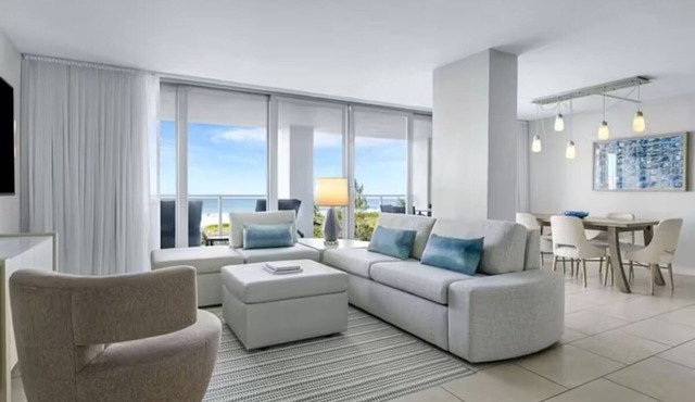 Luxurious 2 BRD/2BATH Suite in serene Marco Island