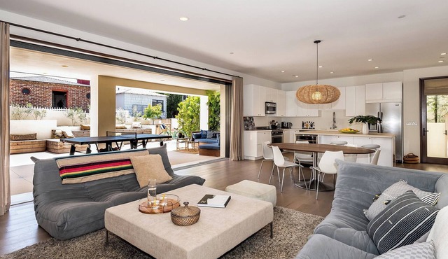 Luxurious 2bd Manhattan Beach walk st guest apartment in the sand section