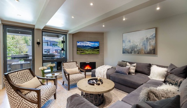 Luxurious 2BR 2BA with Breathtaking Views & A/C!