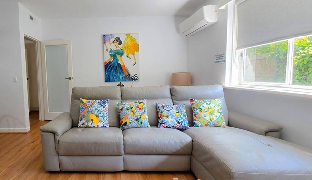 Luxurious 2br: Near Showgrounds & Racecourse!