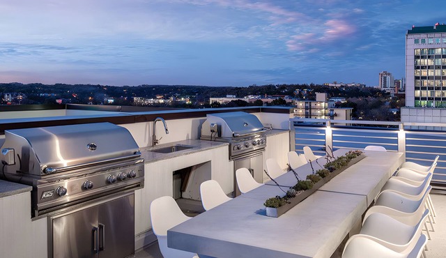 Luxurious 2BR Presidential Suite - Great Views Rooftop Pool! Sept 7 - 11, 2025.