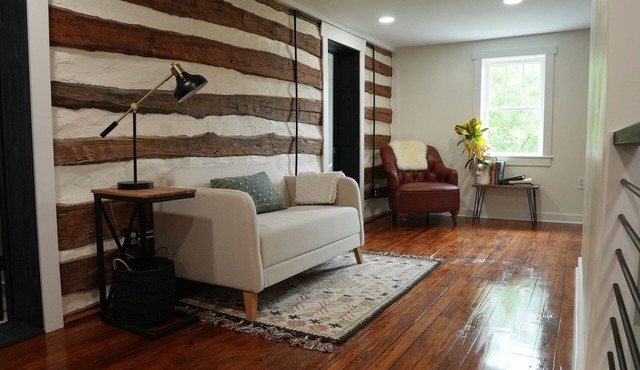 Luxurious 3-Bedroom Home Surrounded by Natural Beauty, Close to Top Attractions