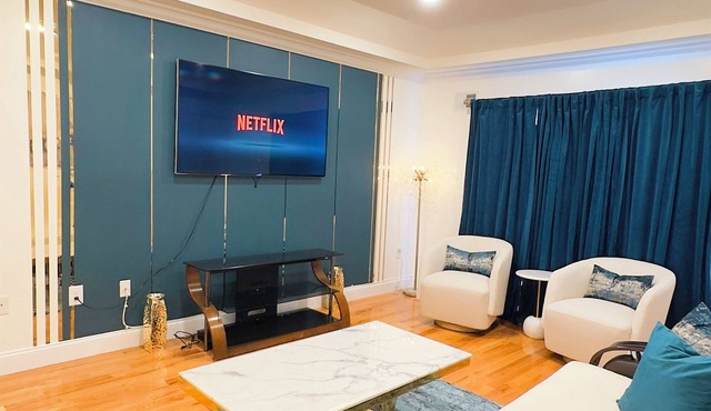 Luxurious 3-bedroom 2 bath near NYC train station, EWR