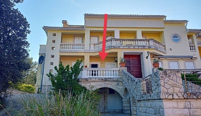 Luxurious 3-bedroom apartment near the charming GALBOKA beach, NEREZINE, LOSINJ