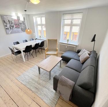 Luxurious 3 bedroom apartment near Jomfru Ane Gade