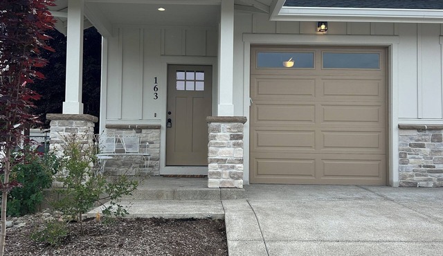 Luxurious 3-bedroom brand new home in excellent Salem, Oregon