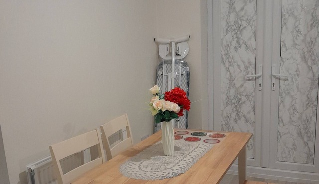 Luxurious 3 Bedroom for Contractors and Holiday With Free Wifi and Parking