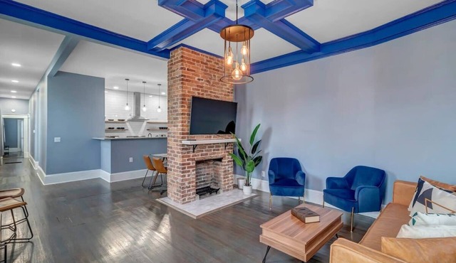 Luxurious 3 BR Apt in the Heart of Springfield