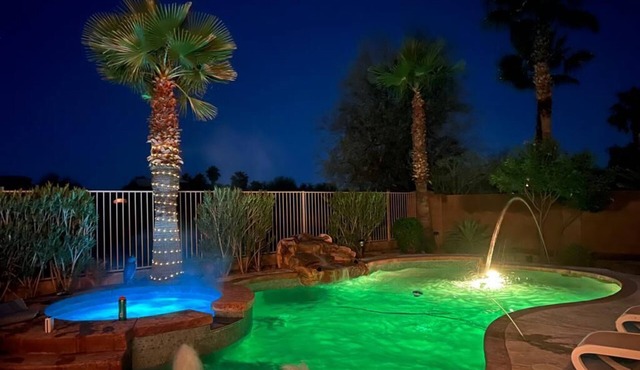 Luxurious 3000sq Ft 4 Bdr House with Private Salt Pool and Hot Tub