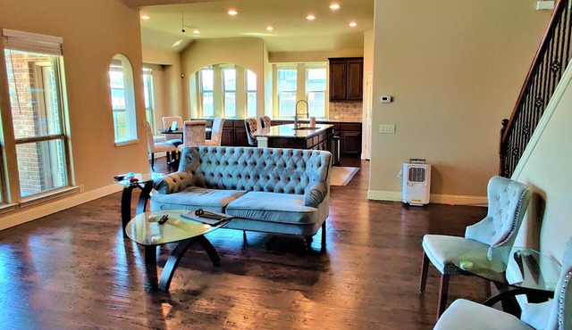 Luxurious 3700 sqft 4 beds, 3.5 bath, office, game and media room
