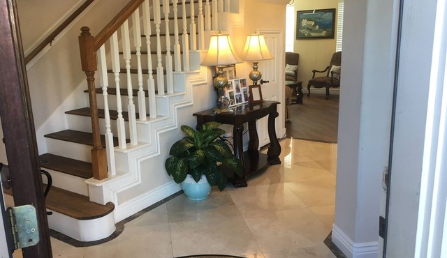 Luxurious 3BR Gated Oasis Near Texas Medical Center, NRG Stadium & Downtown