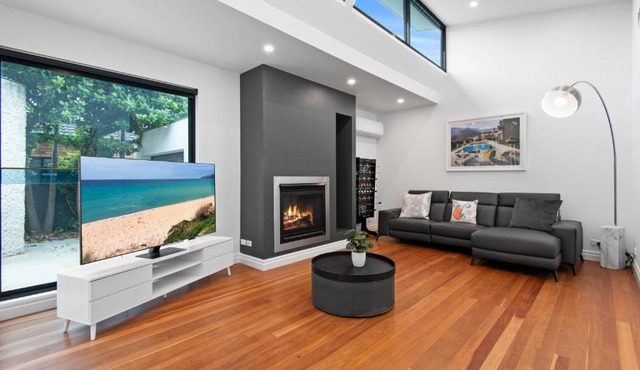 Luxurious 4 Bed Home by The Golf Club