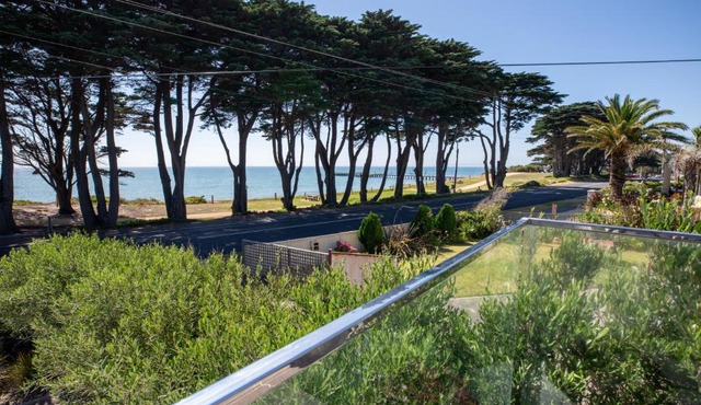 Luxurious 4 Bedroom House with Stunning Beach view in St Leonards