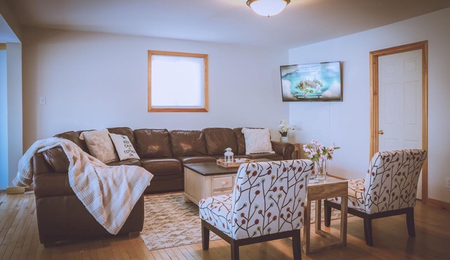 Luxurious 4 Bedroom Lakefront Paradise