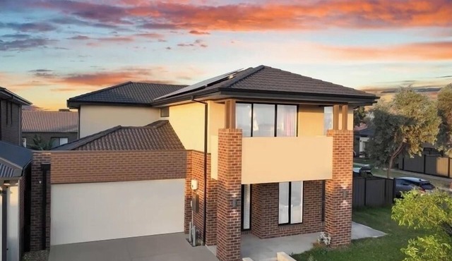 Luxurious 4 Bedroom Home in Prime Location