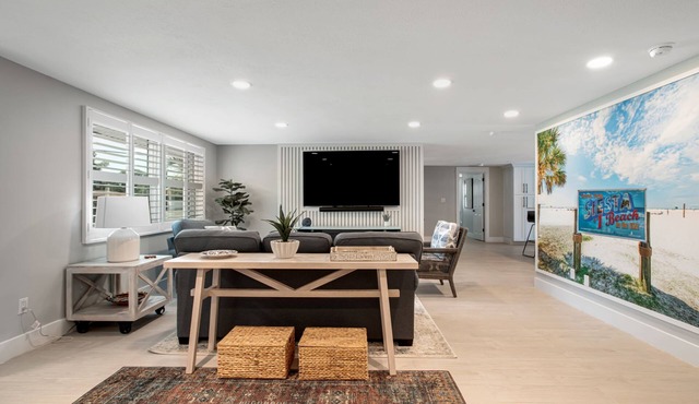 Luxurious 4-Bedroom Retreat near Siesta Key
