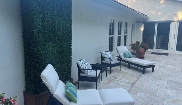 Luxurious 4-bedroom beach house in lovely Ocean Ridge with private pool oasis