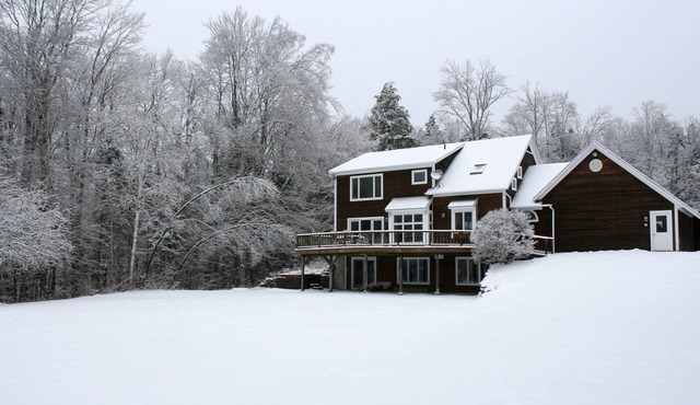 Luxurious 4b/3.5bath "Mountainview" House on 10acres, mins to lakes and hiking