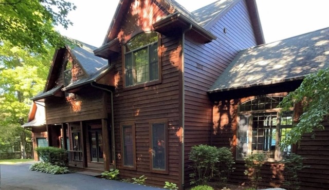 "Luxurious 4BR/4BA Retreat on Torch Lake - Perfect for Families"