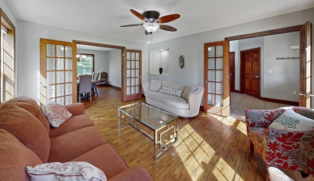 Luxurious 4BR Poconos Green Estate with Hot Tub, Sauna & Jacuzzi