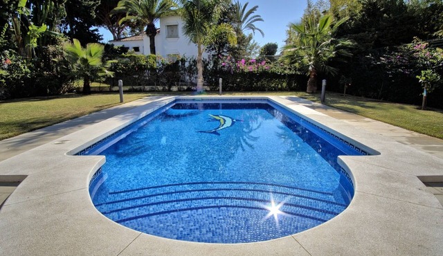 Luxurious 5* beachside villa with private pool