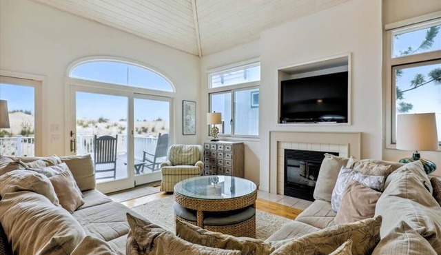 Luxurious 5-Bedroom Oceanfront Home in Fenwick