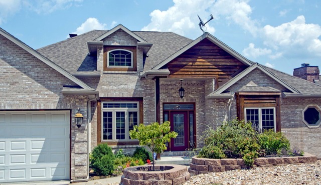 Luxurious 5 bedroom, 5+ baths, gourmet kitchen, great location