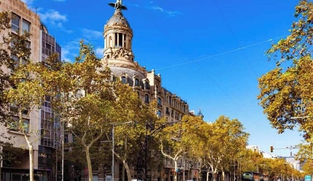 Luxurious 5-Bedroom Apartment on Paseo de Gracia: The Ultimate Barcelona Stay