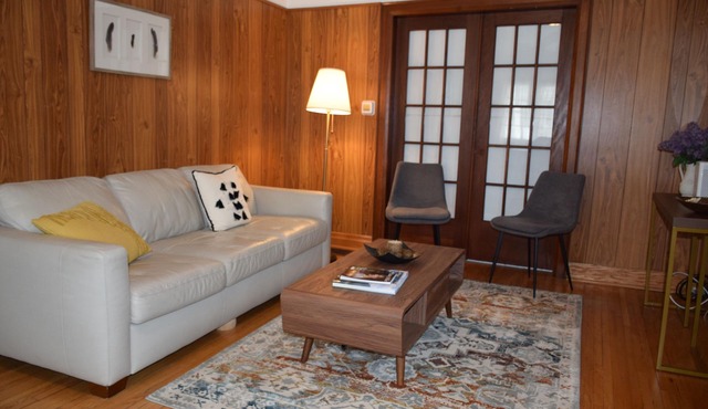 Luxurious 5-Bedroom Beachside Retreat near Boardwalk, Shopping & Entertainment
