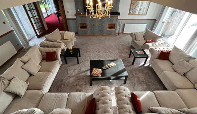 Luxurious 5 bedroom house with games room and beautiful views