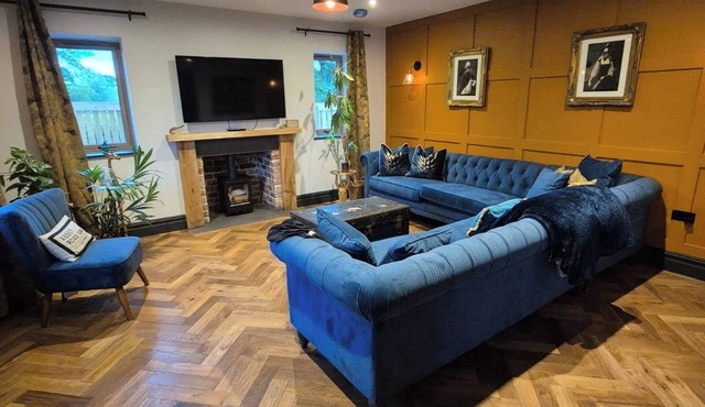 Luxurious 5-Bedroom House Rental with Scenic Countryside Views