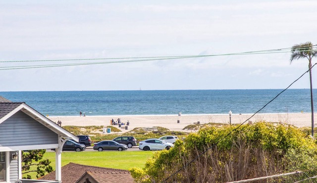 Luxurious 5 bedroom home -1 block to beach!nlong term or summer months