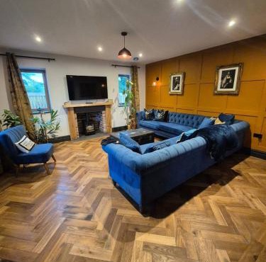 Luxurious 5-Bedroom House Rental with Scenic Countryside Views