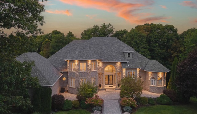Luxurious 5-Bedroom Mansion with Hot Tub, Sauna, Game Room, Wine Cellar, Gym