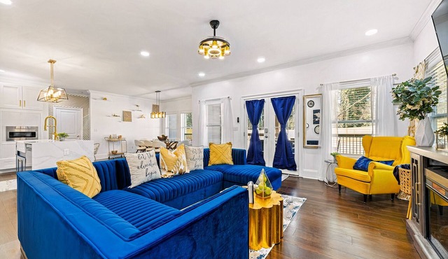 Luxurious 5 Bedroom Mini Mansion Near Downtown Atlanta