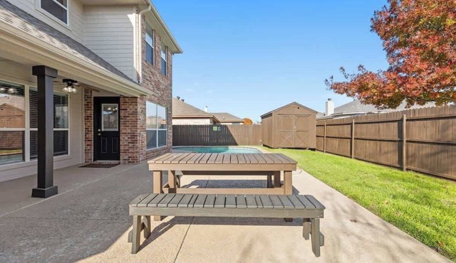 Luxurious 5-Bedroom Villa with Pool In Fort Worth