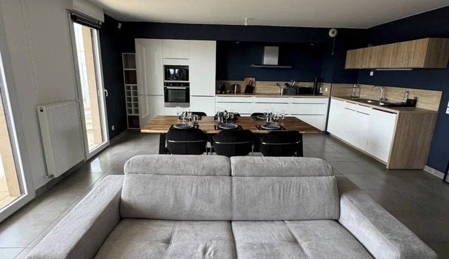 Luxurious 5 pc + Jacuzzi + rooftop + terrace + air conditioning